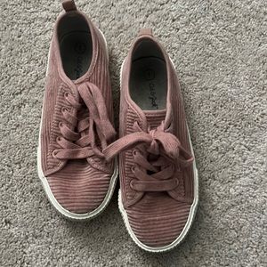 Gently used girls size 1 Cat and Jack rose suede shoe